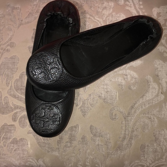 Shoes - Picture 2 of 4